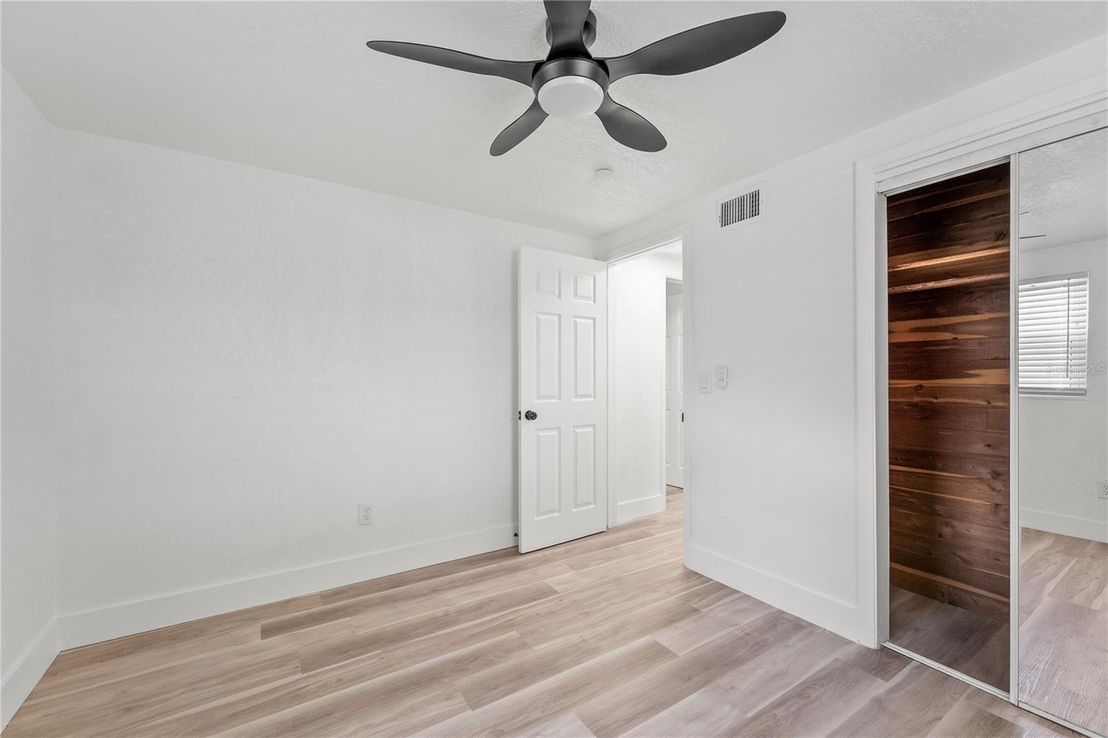 Listing photo id 20 for 4143 Baden Drive
