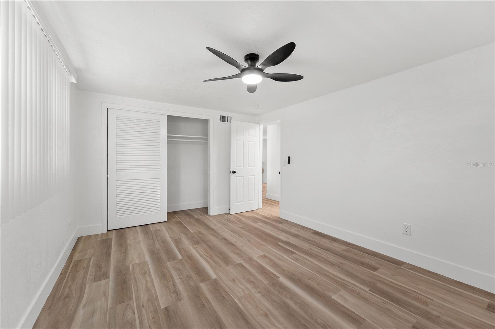 Listing photo id 23 for 4143 Baden Drive