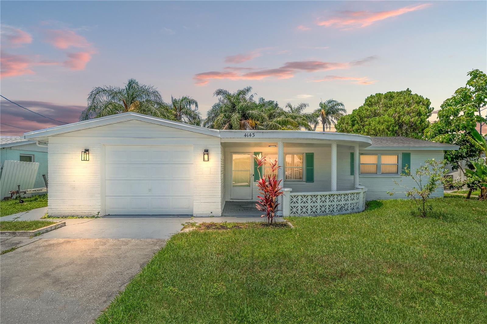 Listing photo id 1 for 4143 Baden Drive