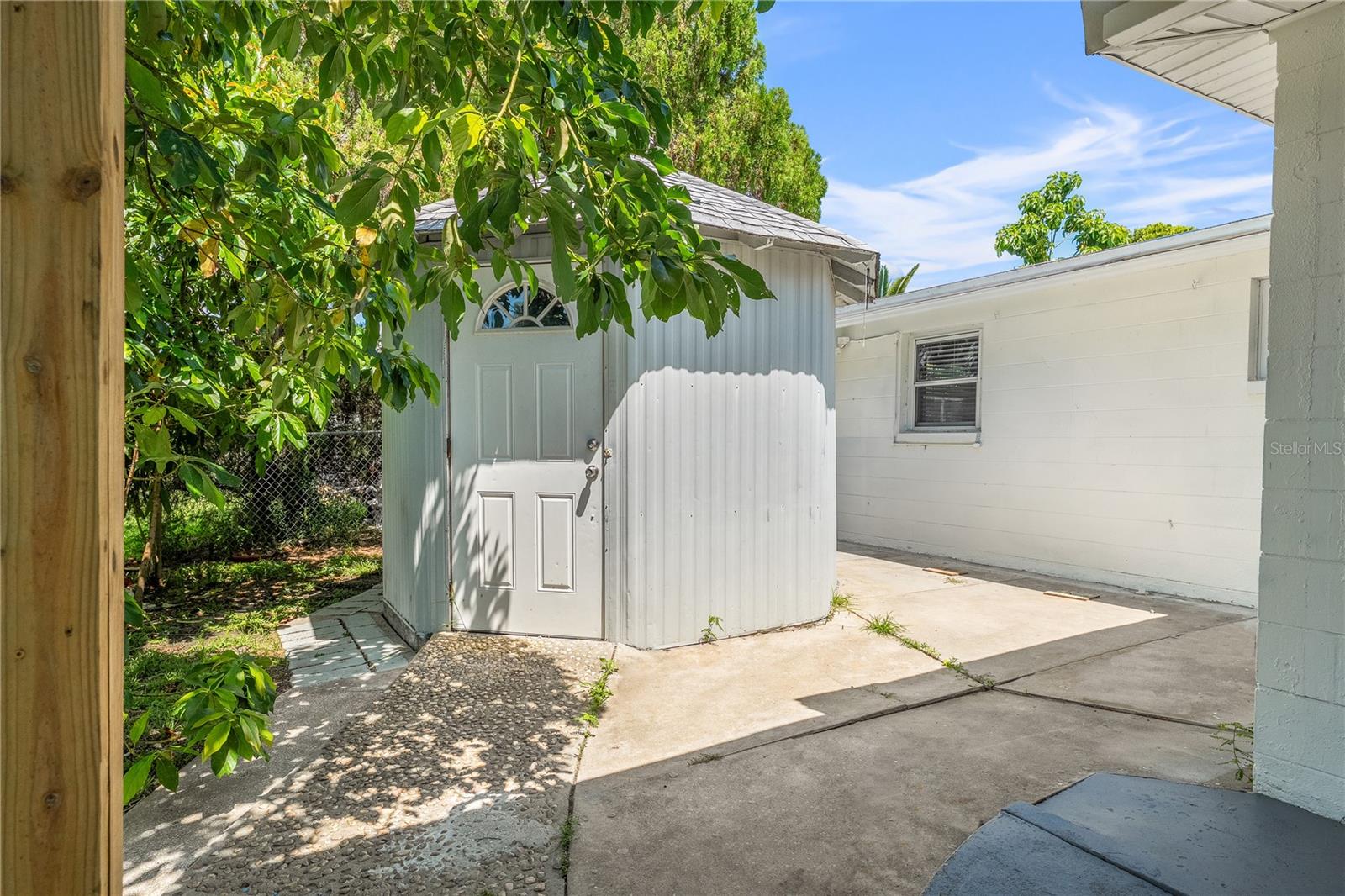 Listing photo id 29 for 4143 Baden Drive