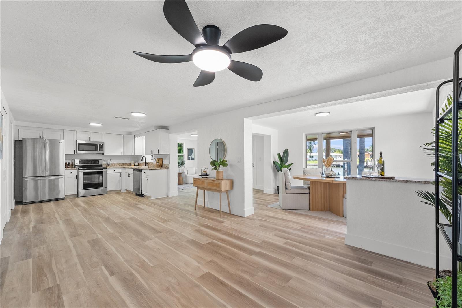 Listing photo id 6 for 4143 Baden Drive