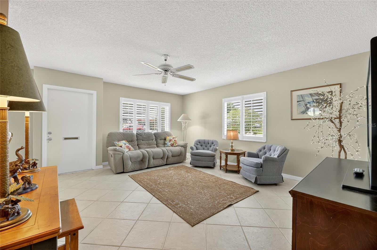 Image 11 of 77 For 1624 Costa Street