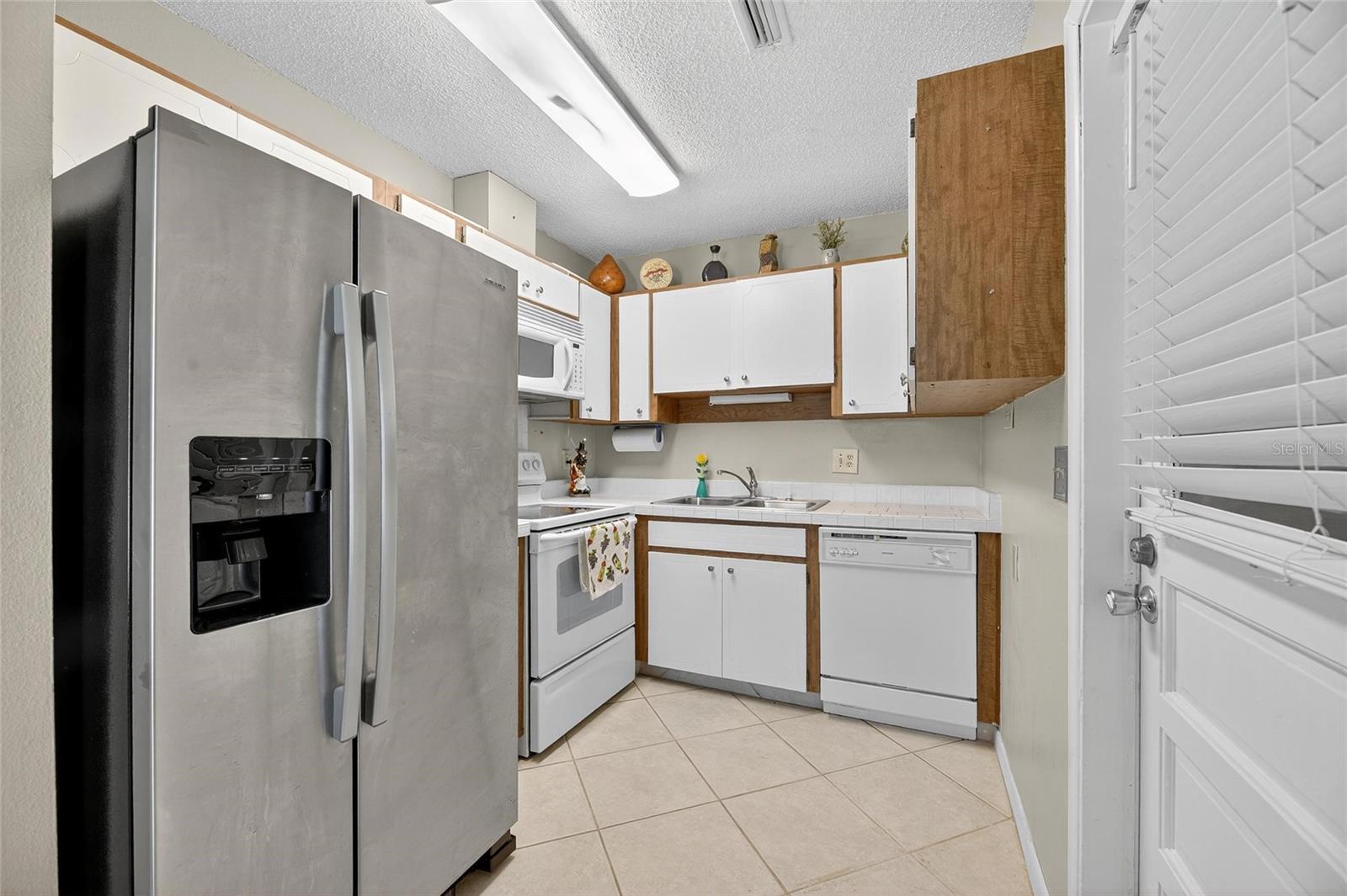 Image 16 of 77 For 1624 Costa Street