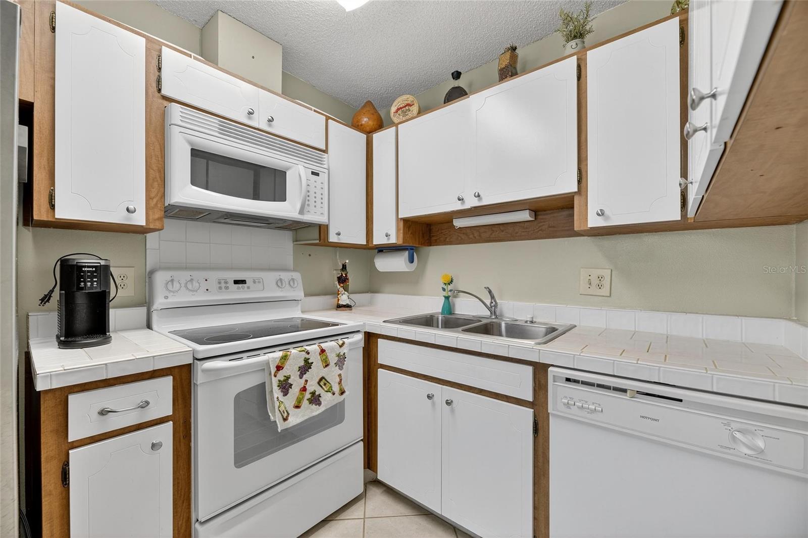 Image 17 of 77 For 1624 Costa Street