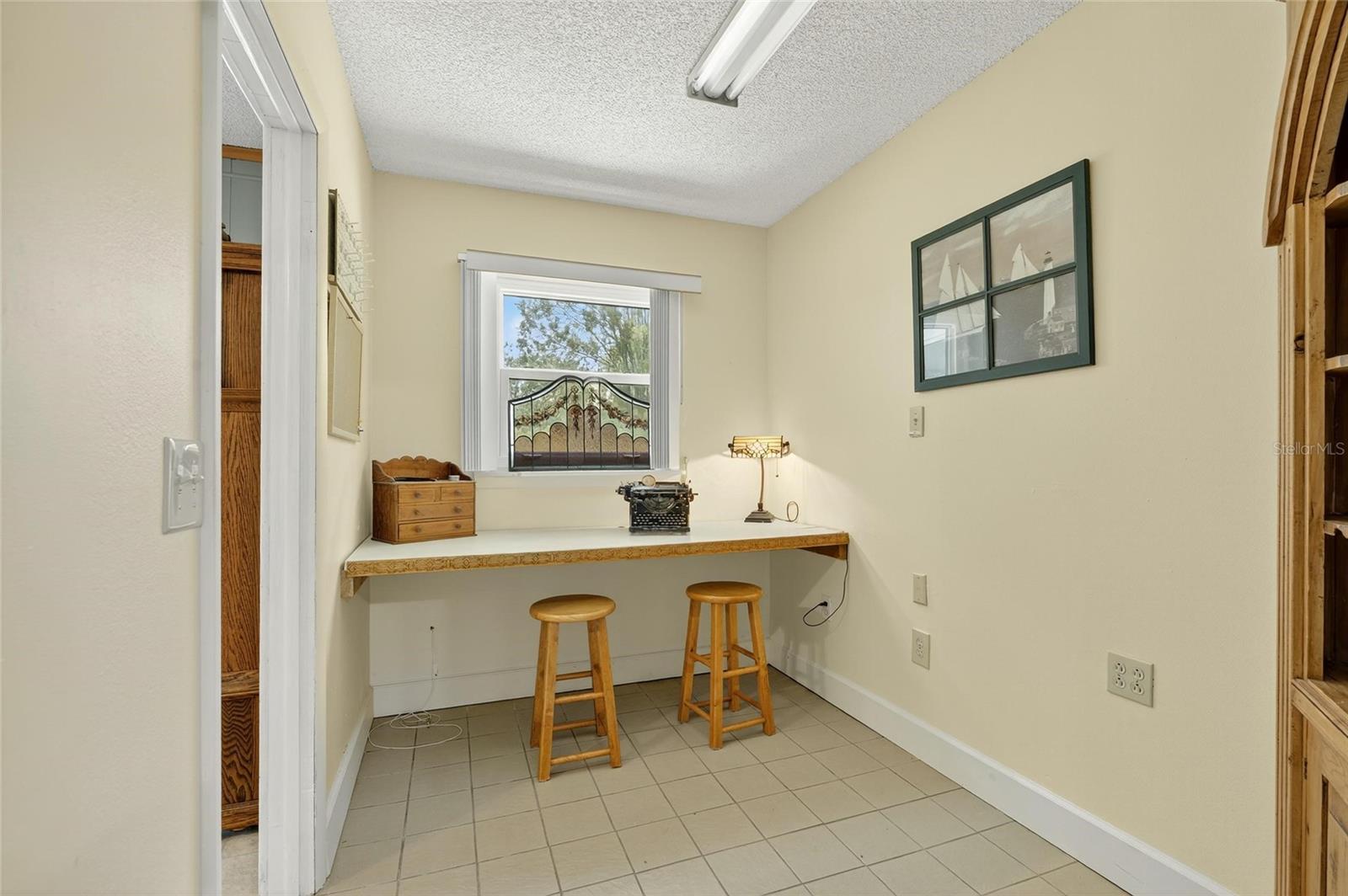 Image 41 of 77 For 1624 Costa Street