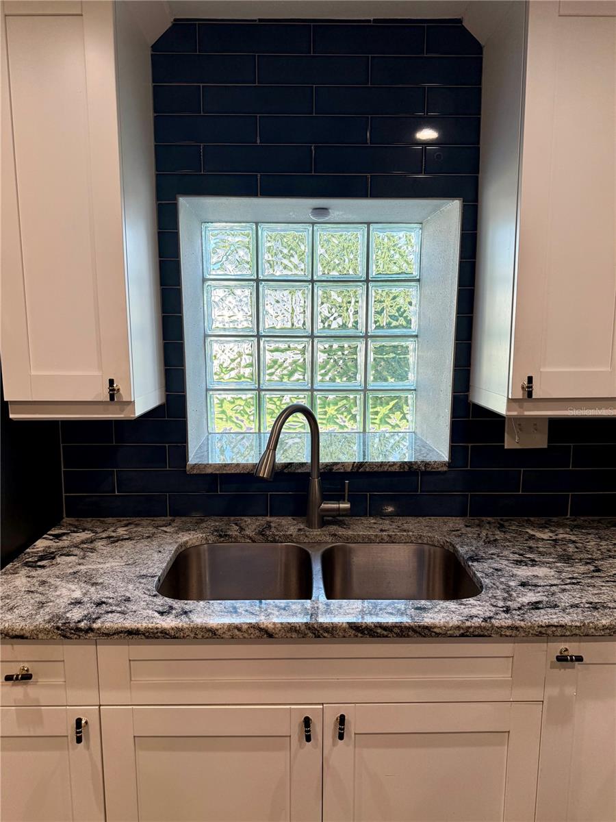 Image 11 of 14 For 3528 5th Avenue N
