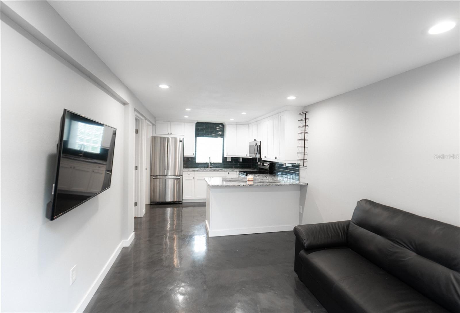 Image 2 of 7 For 3528 5th Avenue N