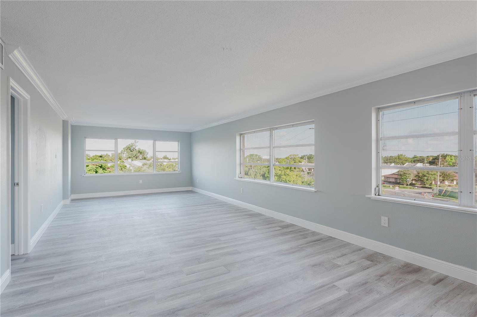 Image 6 of 30 For 8950 Park Boulevard 410