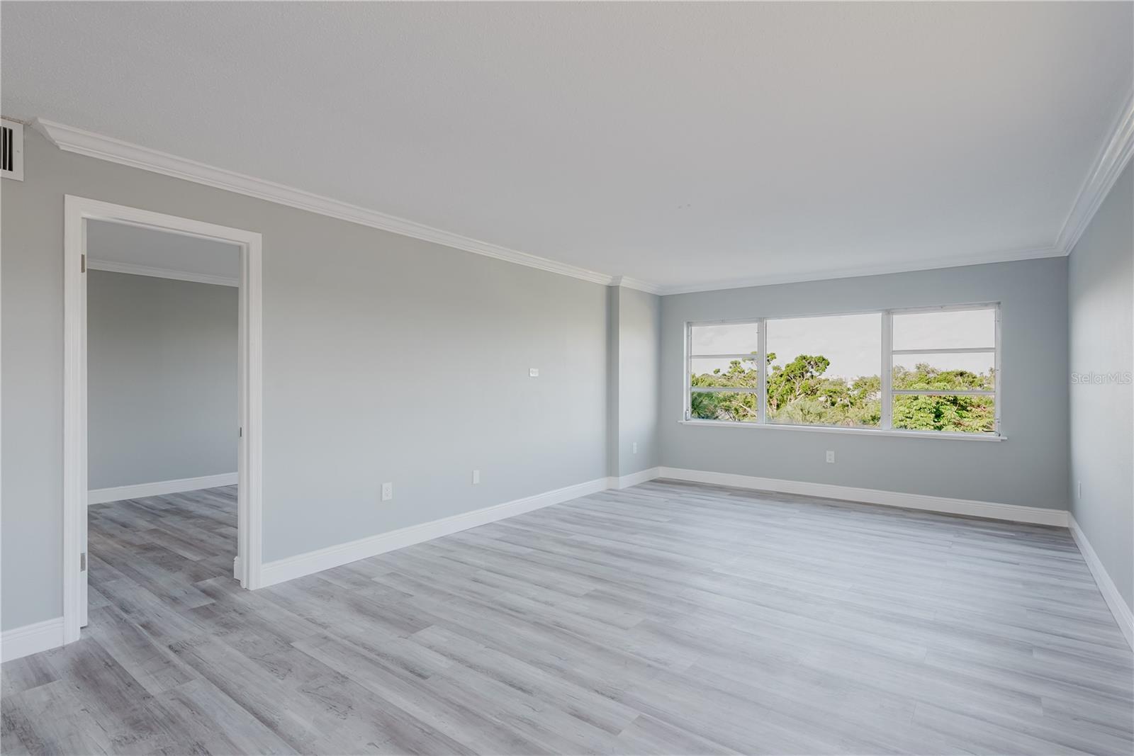 Image 7 of 30 For 8950 Park Boulevard 410