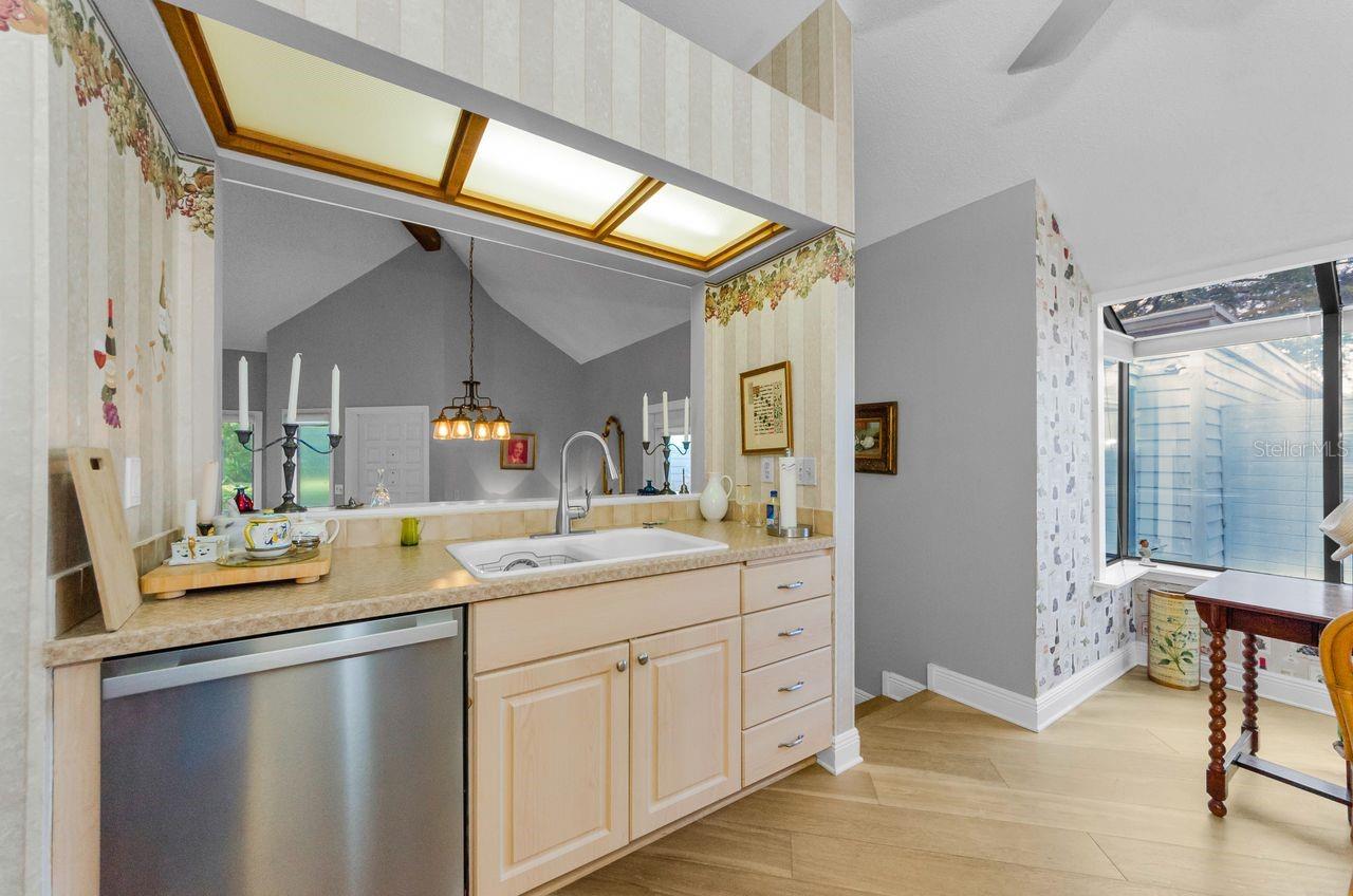 Image 12 of 39 For 10479 Longwood Drive