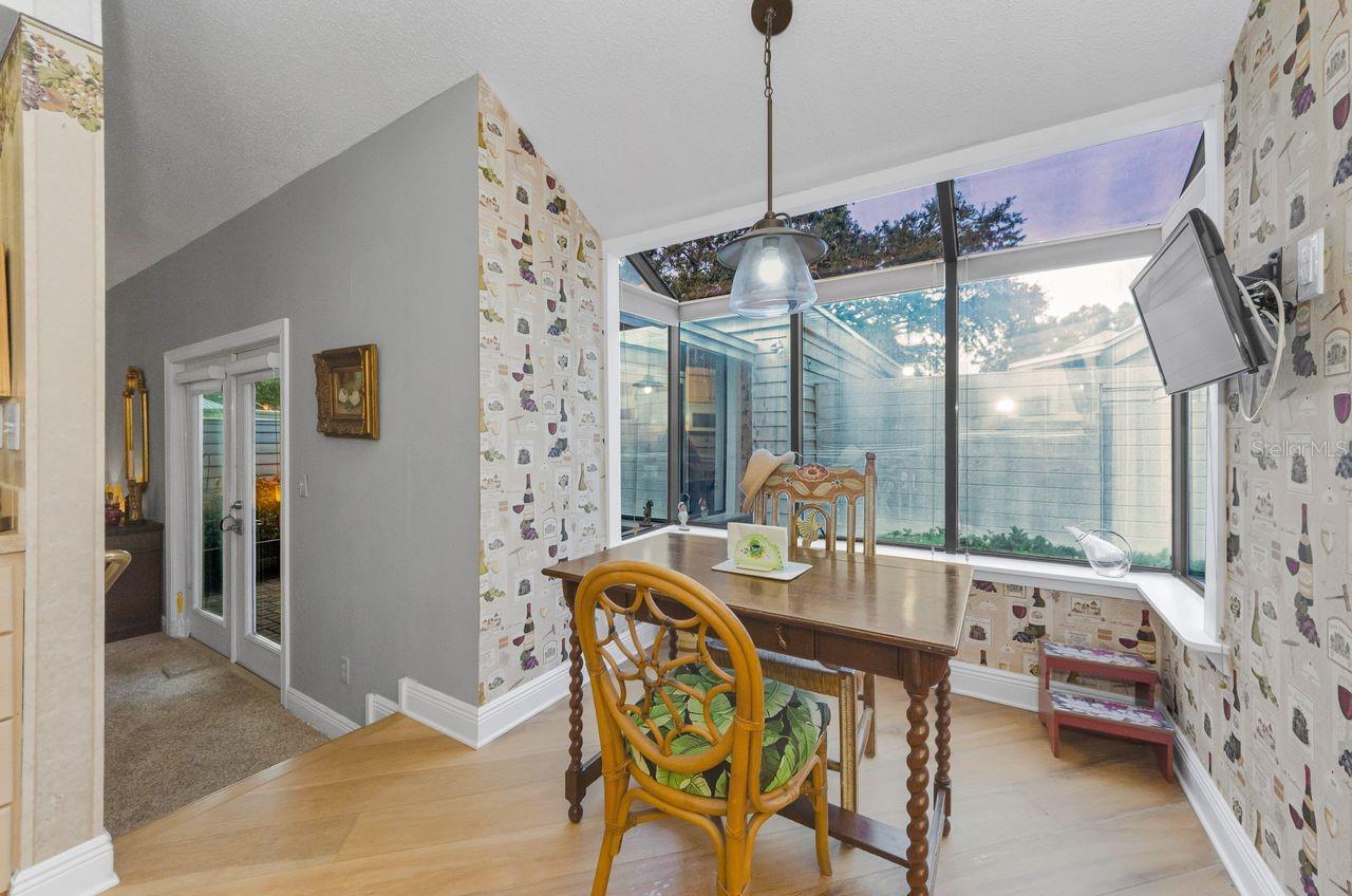 Image 13 of 39 For 10479 Longwood Drive