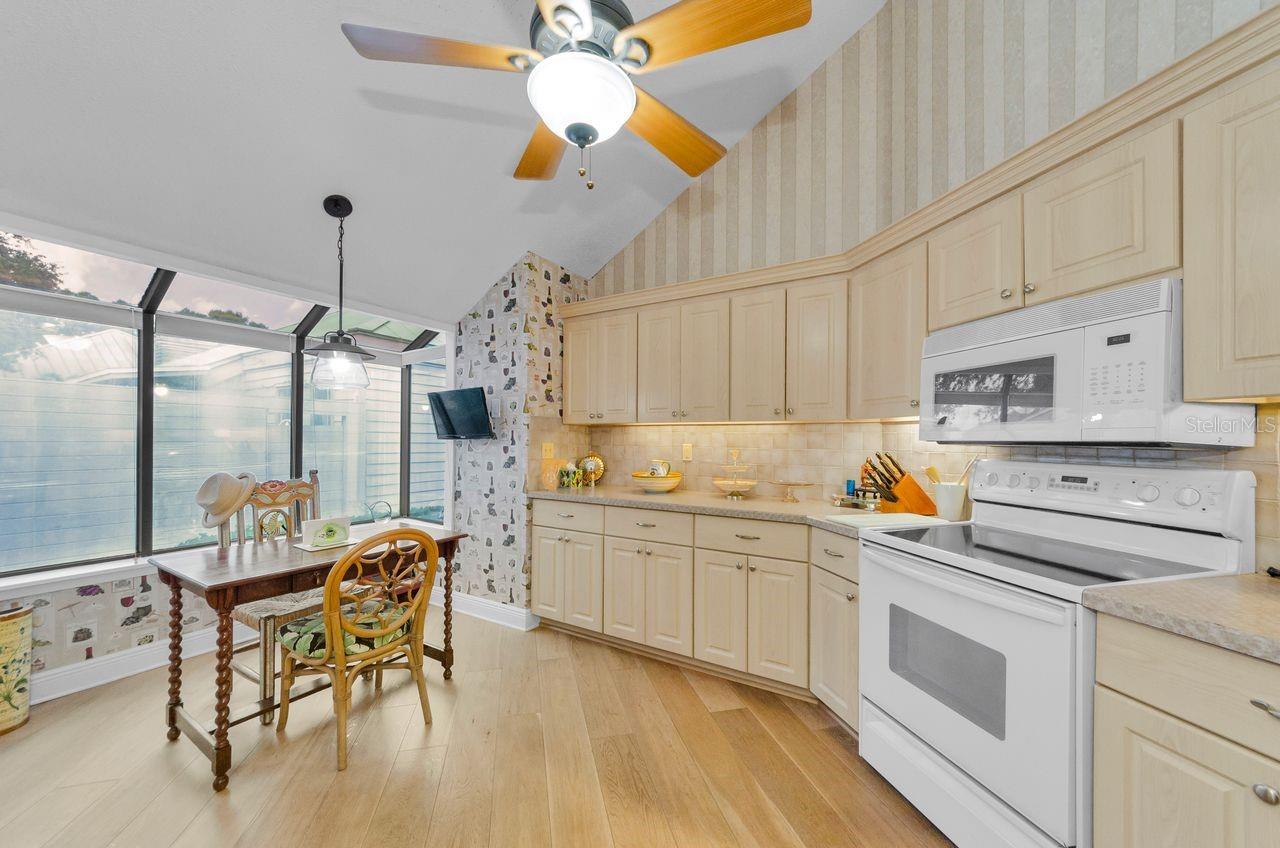Image 14 of 39 For 10479 Longwood Drive