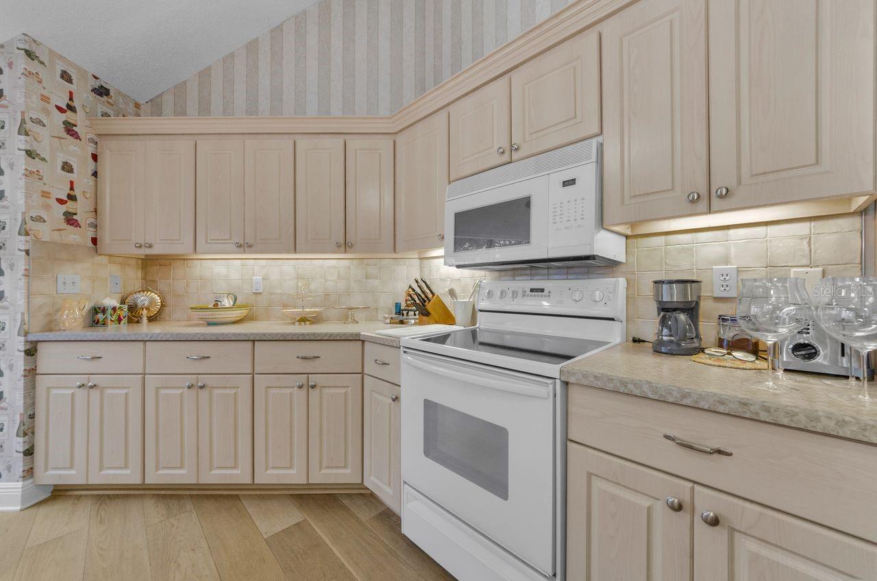 Image 15 of 39 For 10479 Longwood Drive