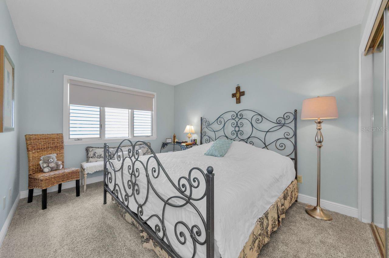 Image 16 of 39 For 10479 Longwood Drive