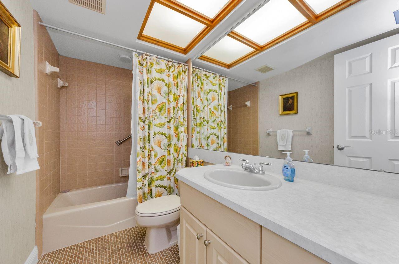 Image 17 of 39 For 10479 Longwood Drive