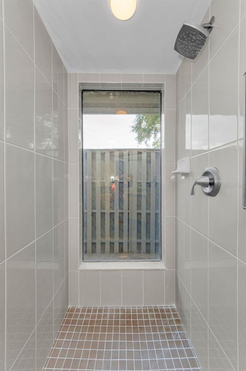 Image 23 of 39 For 10479 Longwood Drive