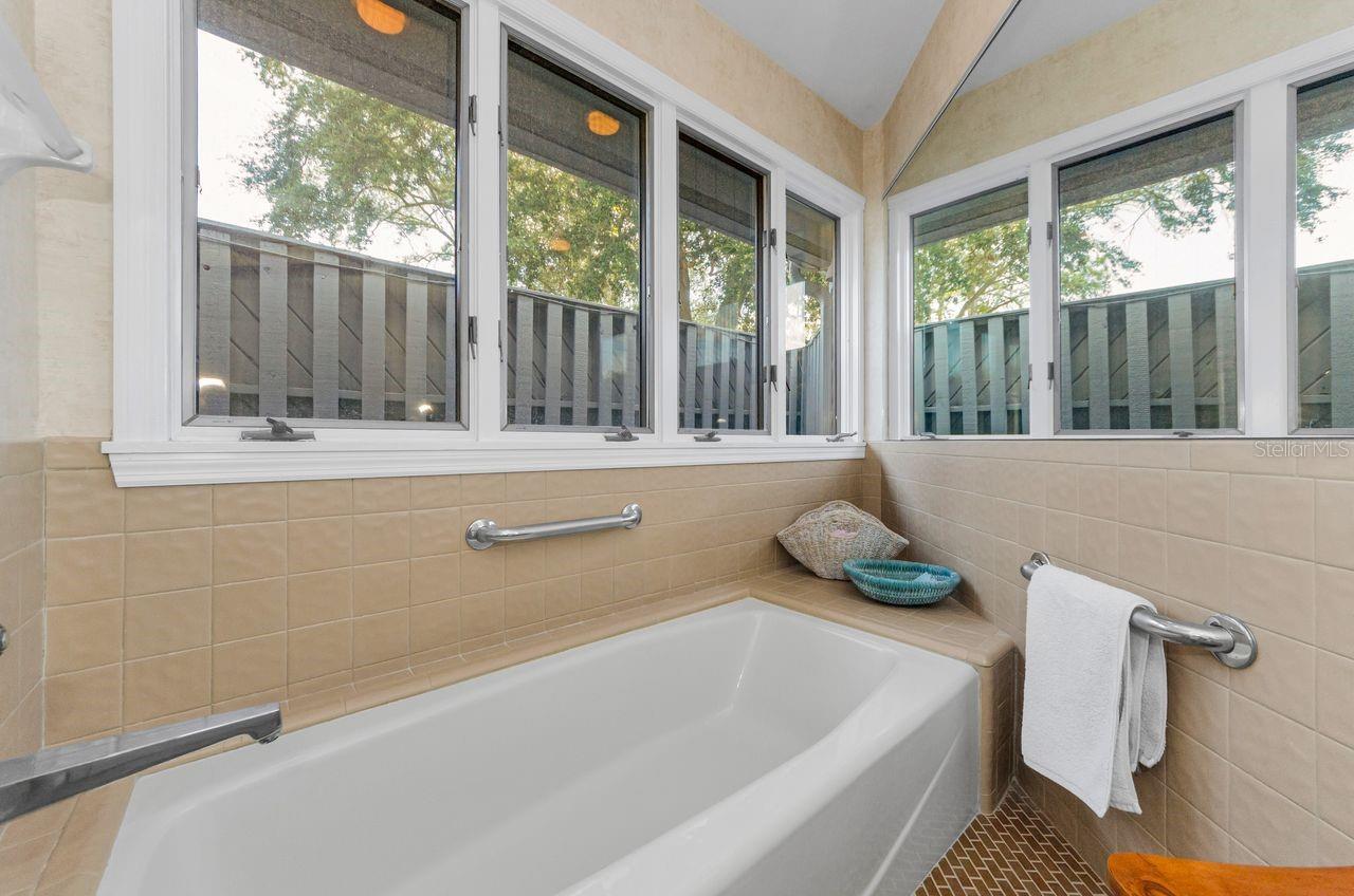 Image 24 of 39 For 10479 Longwood Drive