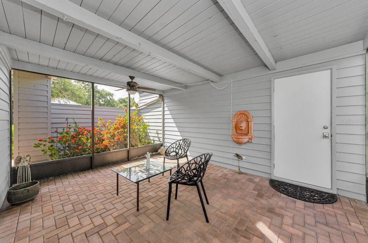 Image 27 of 39 For 10479 Longwood Drive
