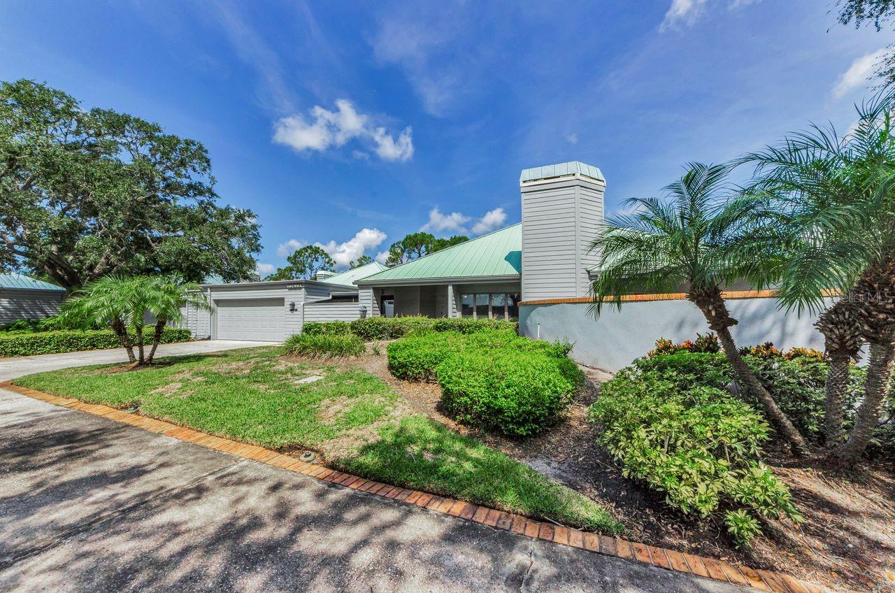 Image 31 of 39 For 10479 Longwood Drive