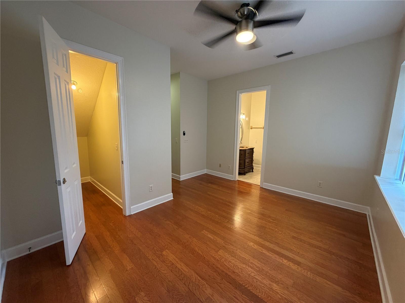 Image 23 of 66 For 11949 Riverhills Drive