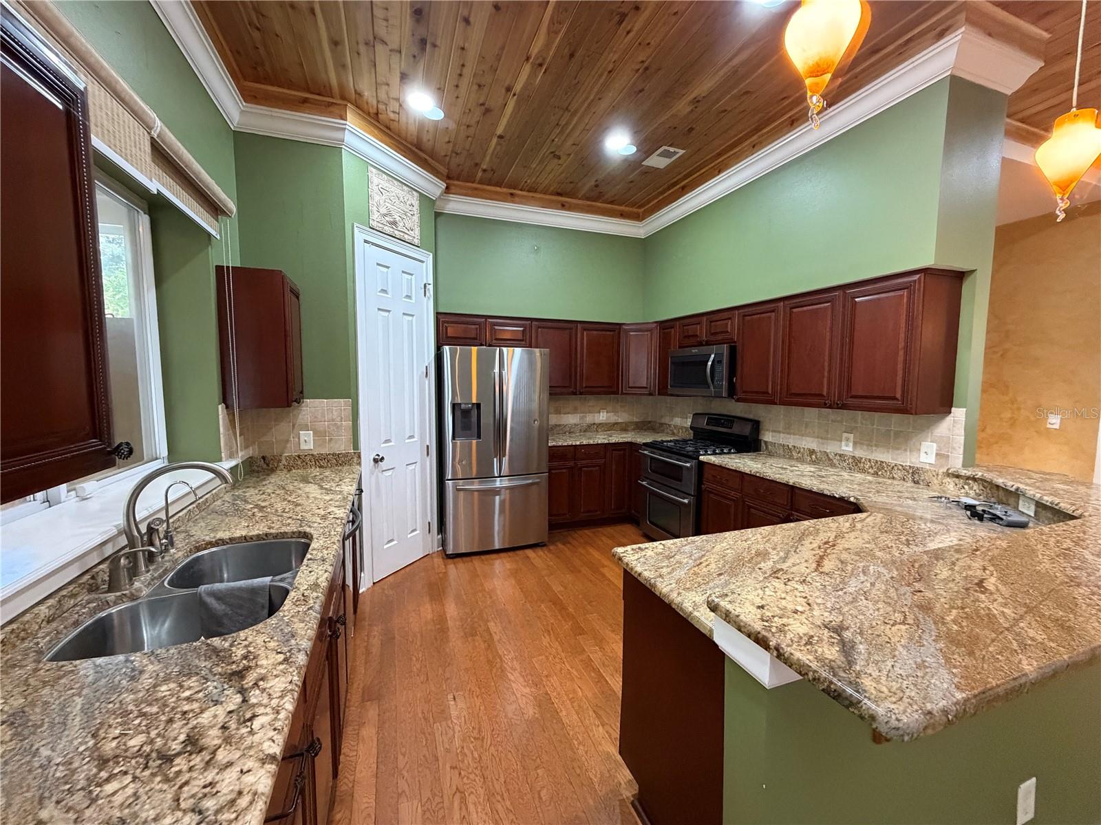 Image 29 of 66 For 11949 Riverhills Drive