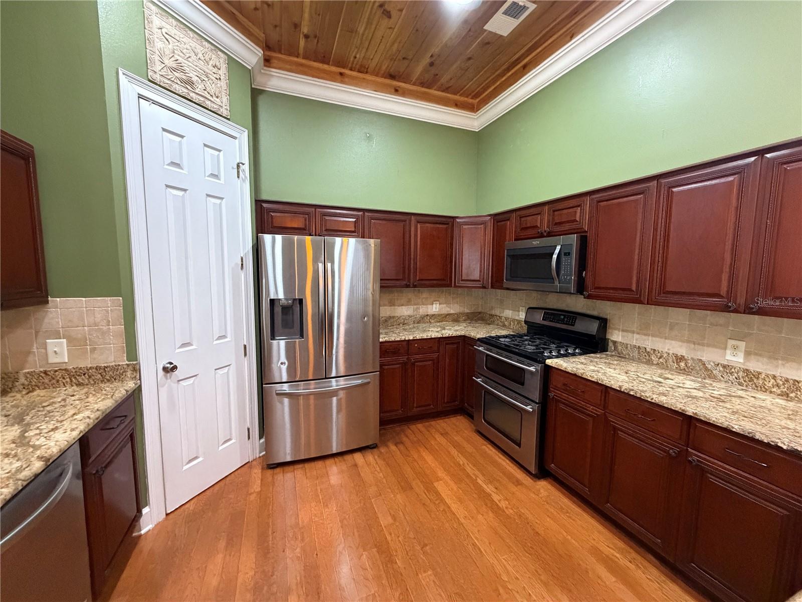 Image 30 of 66 For 11949 Riverhills Drive