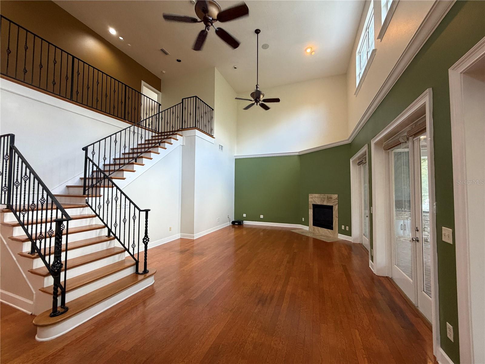 Image 33 of 66 For 11949 Riverhills Drive