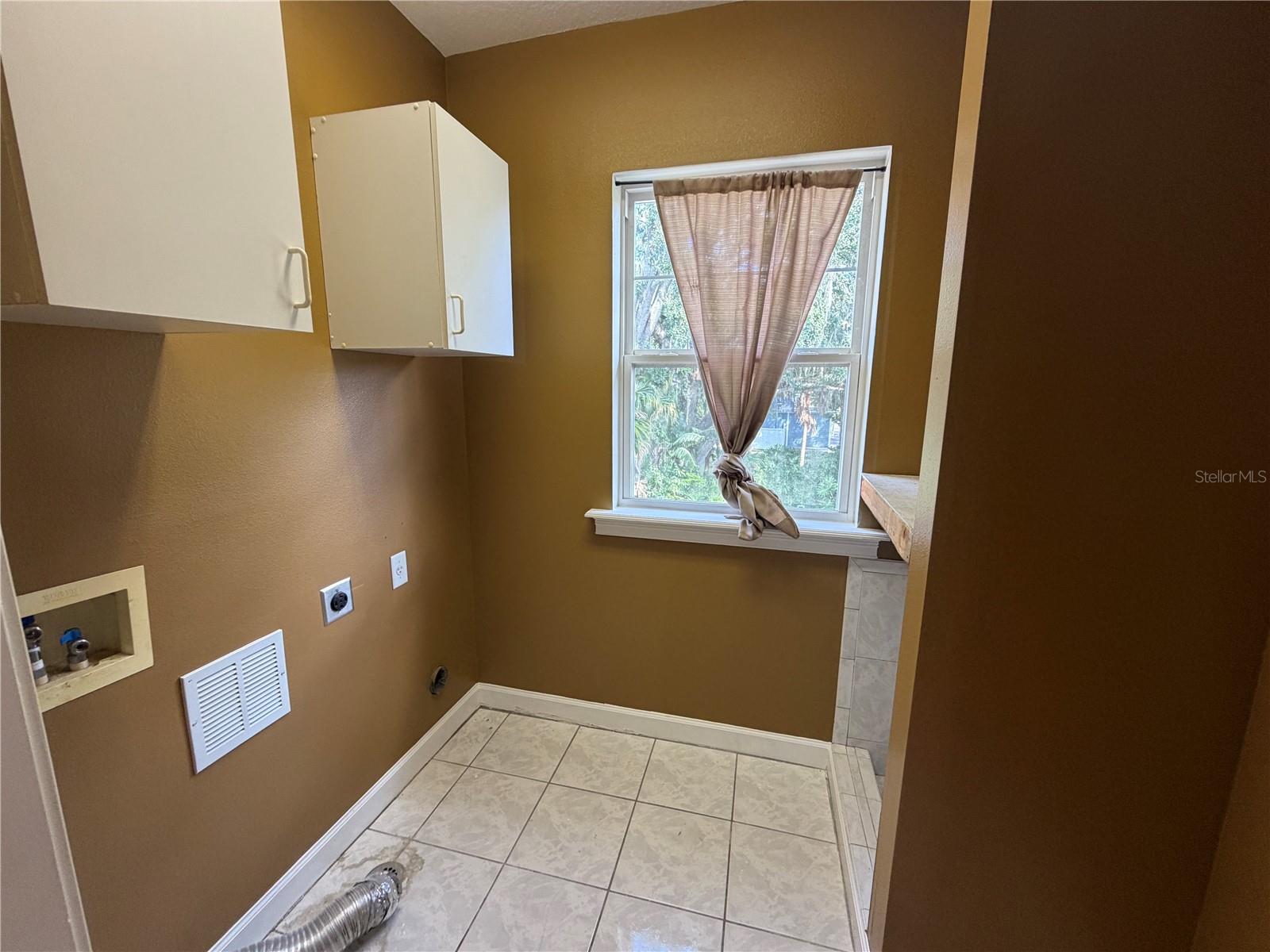 Image 47 of 66 For 11949 Riverhills Drive