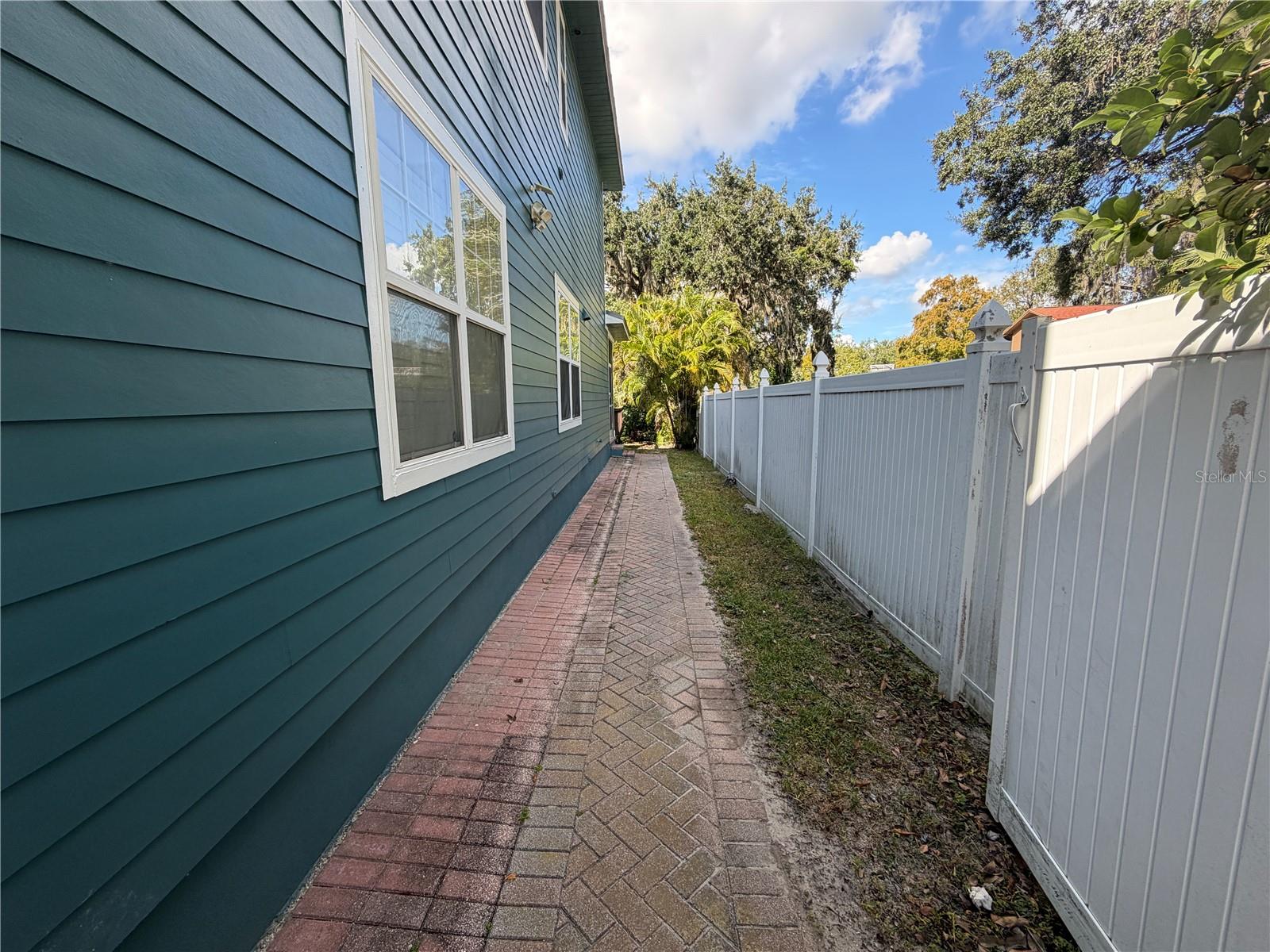 Image 50 of 66 For 11949 Riverhills Drive