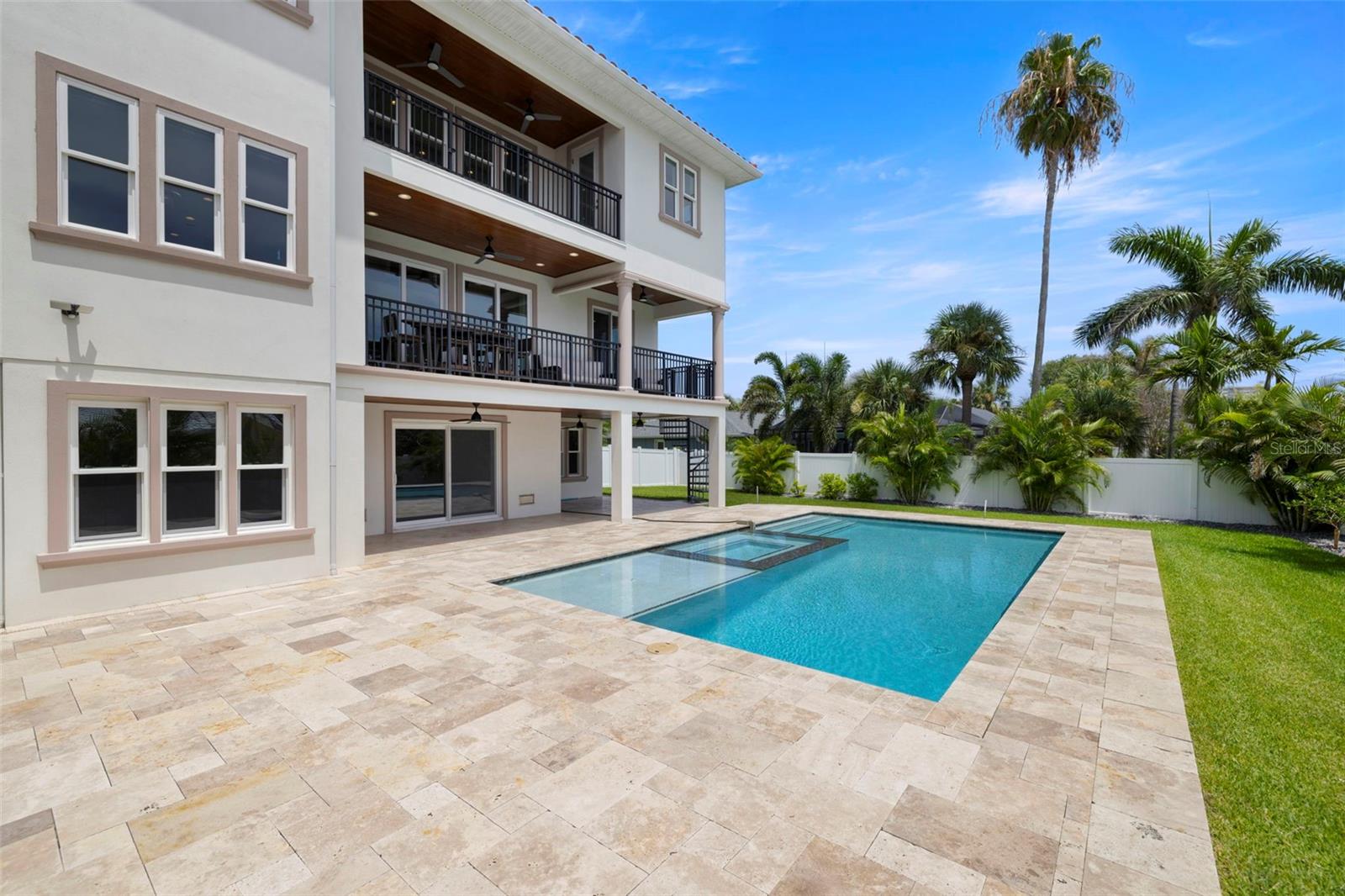 Image 40 of 51 For 3141 Hibiscus Drive W