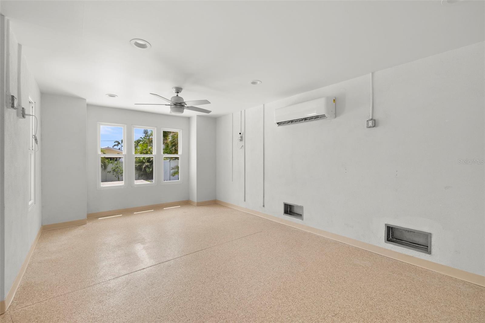 Image 43 of 51 For 3141 Hibiscus Drive W