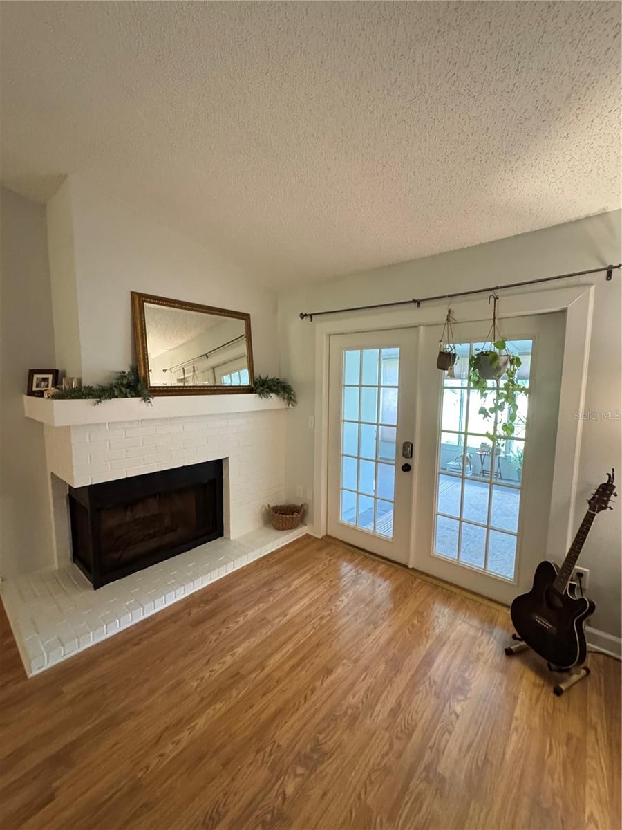 Image 3 of 9 For 190 Brigton Court