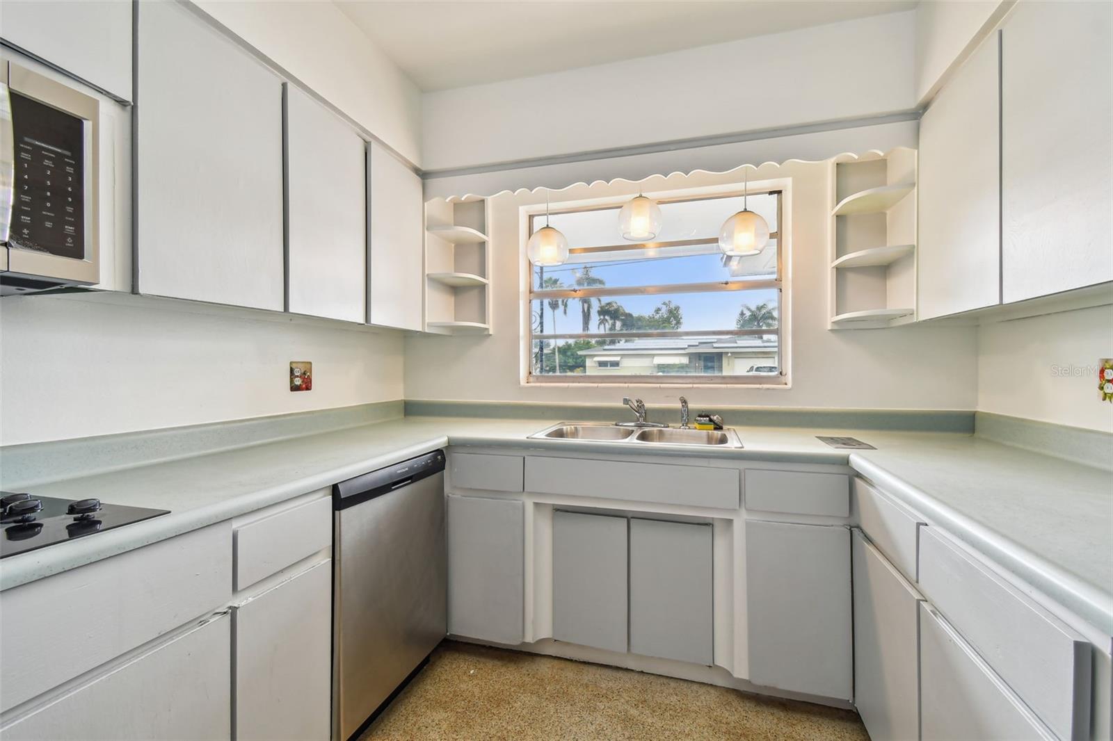 Image 18 of 64 For 1561 Bass Boulevard