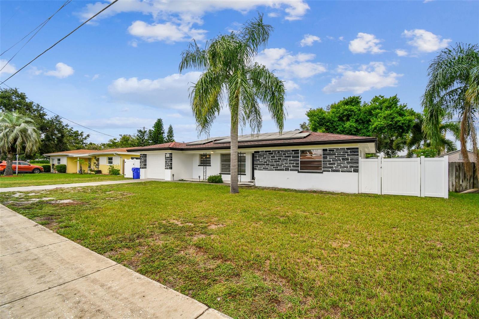 Image 4 of 64 For 1561 Bass Boulevard