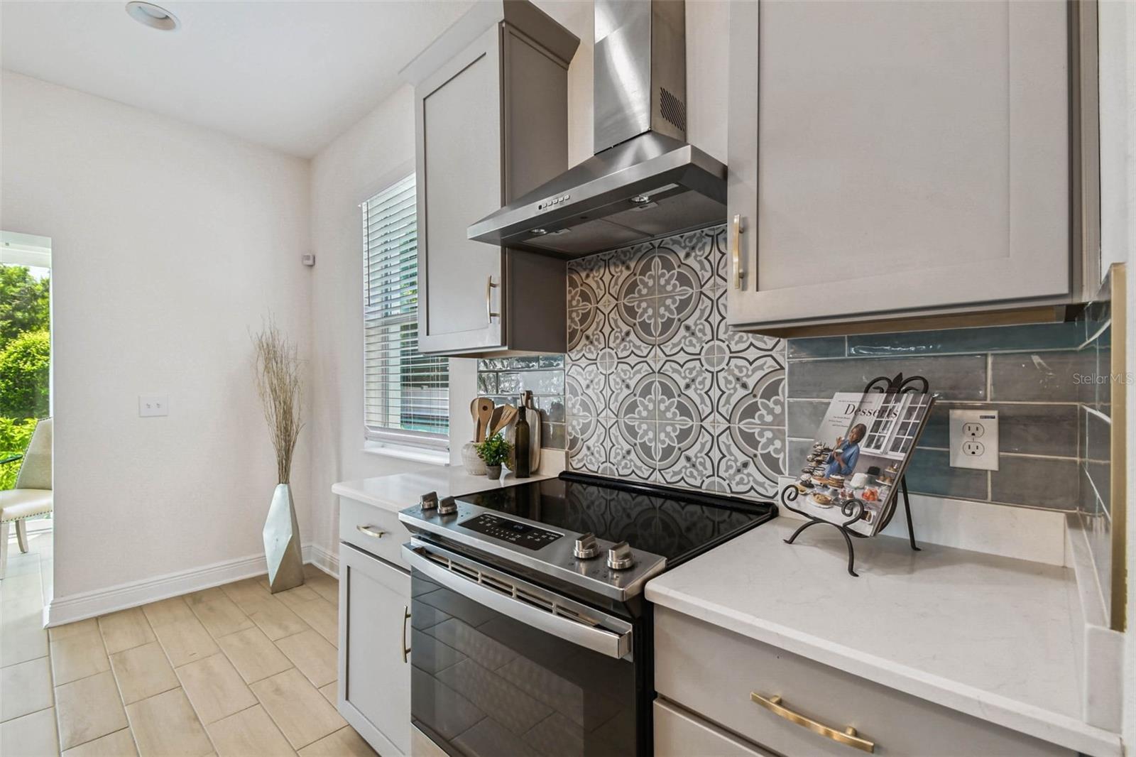 Image 15 of 57 For 2505 Saint Vincent Street