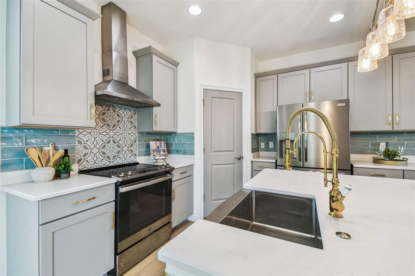 Image 19 of 57 For 2505 Saint Vincent Street