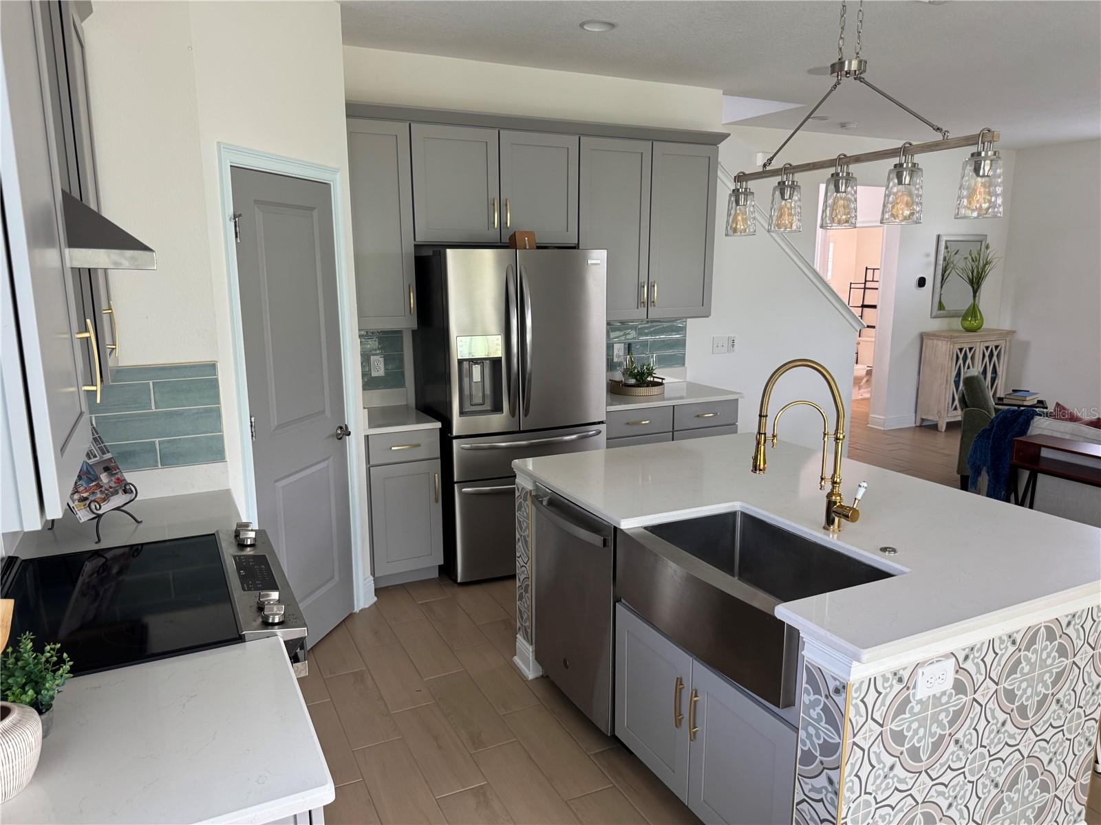 Image 4 of 57 For 2505 Saint Vincent Street