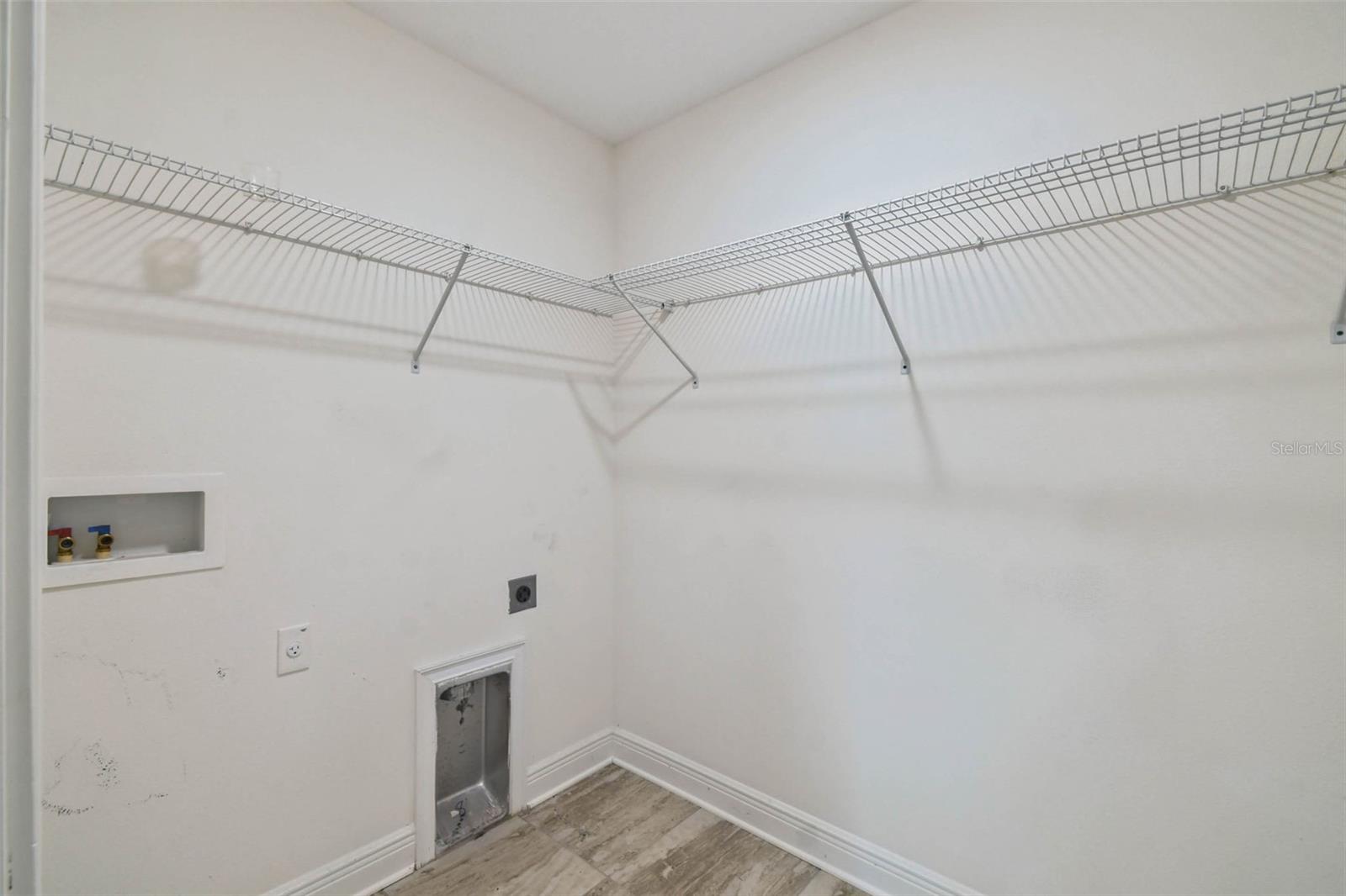 Image 41 of 57 For 2505 Saint Vincent Street