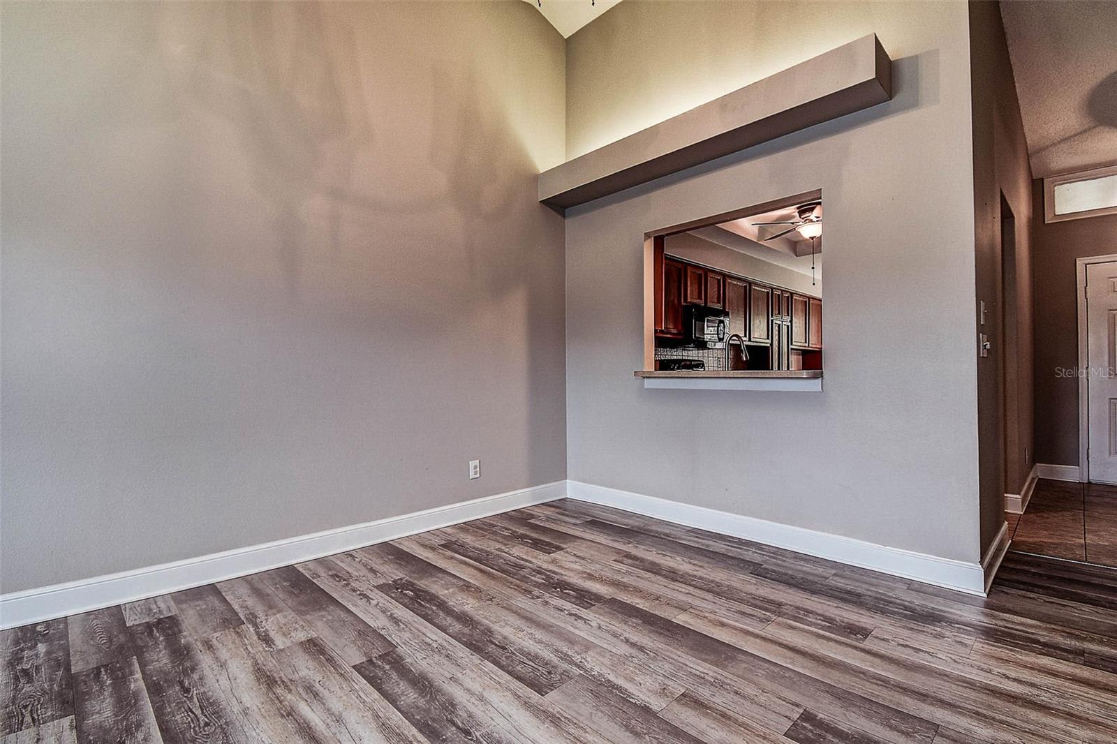 Image 19 of 38 For 9915 Lake Seminole Drive W