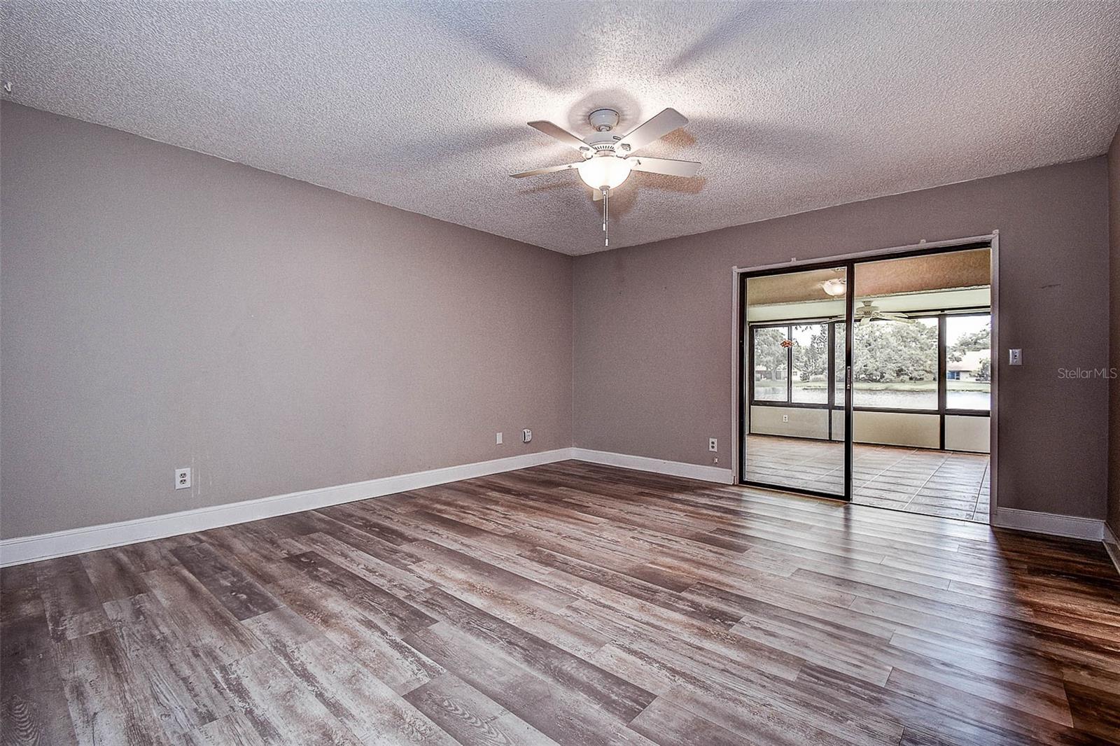 Image 22 of 38 For 9915 Lake Seminole Drive W