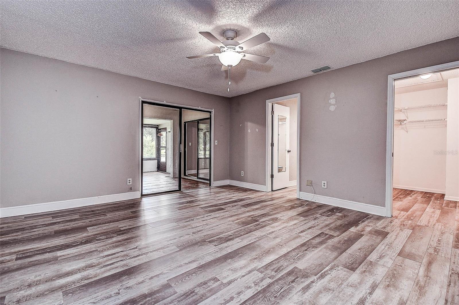 Image 26 of 38 For 9915 Lake Seminole Drive W