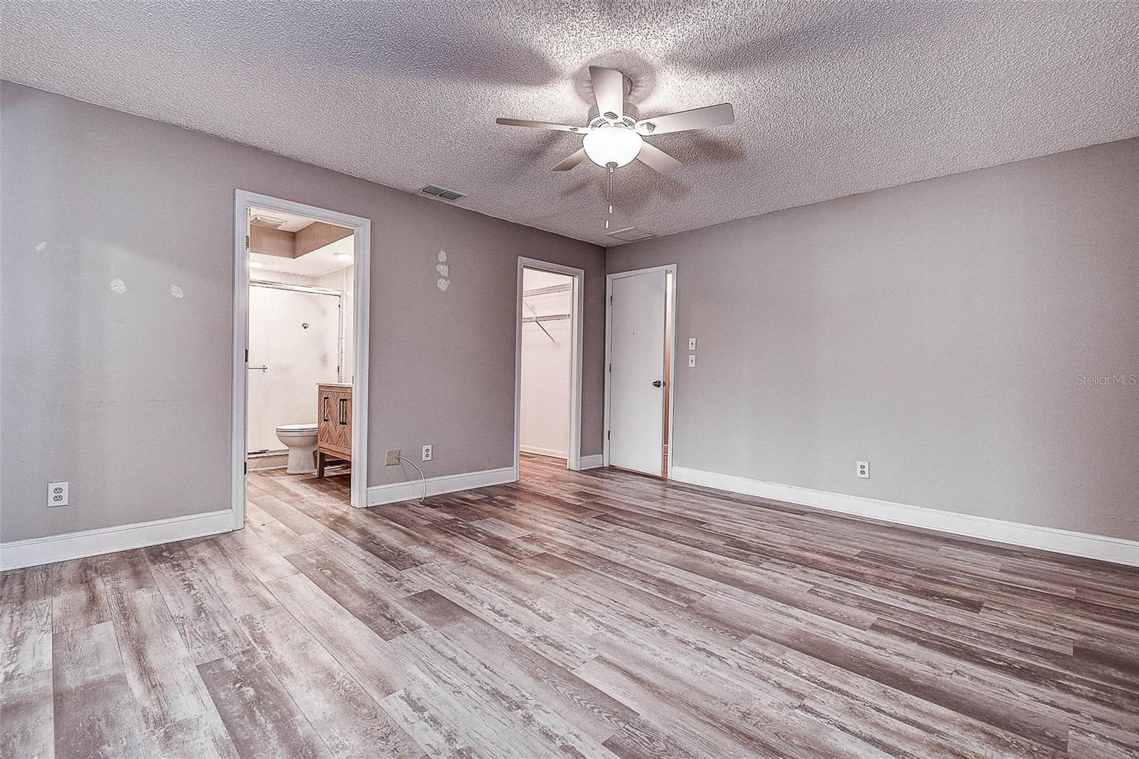 Image 27 of 38 For 9915 Lake Seminole Drive W