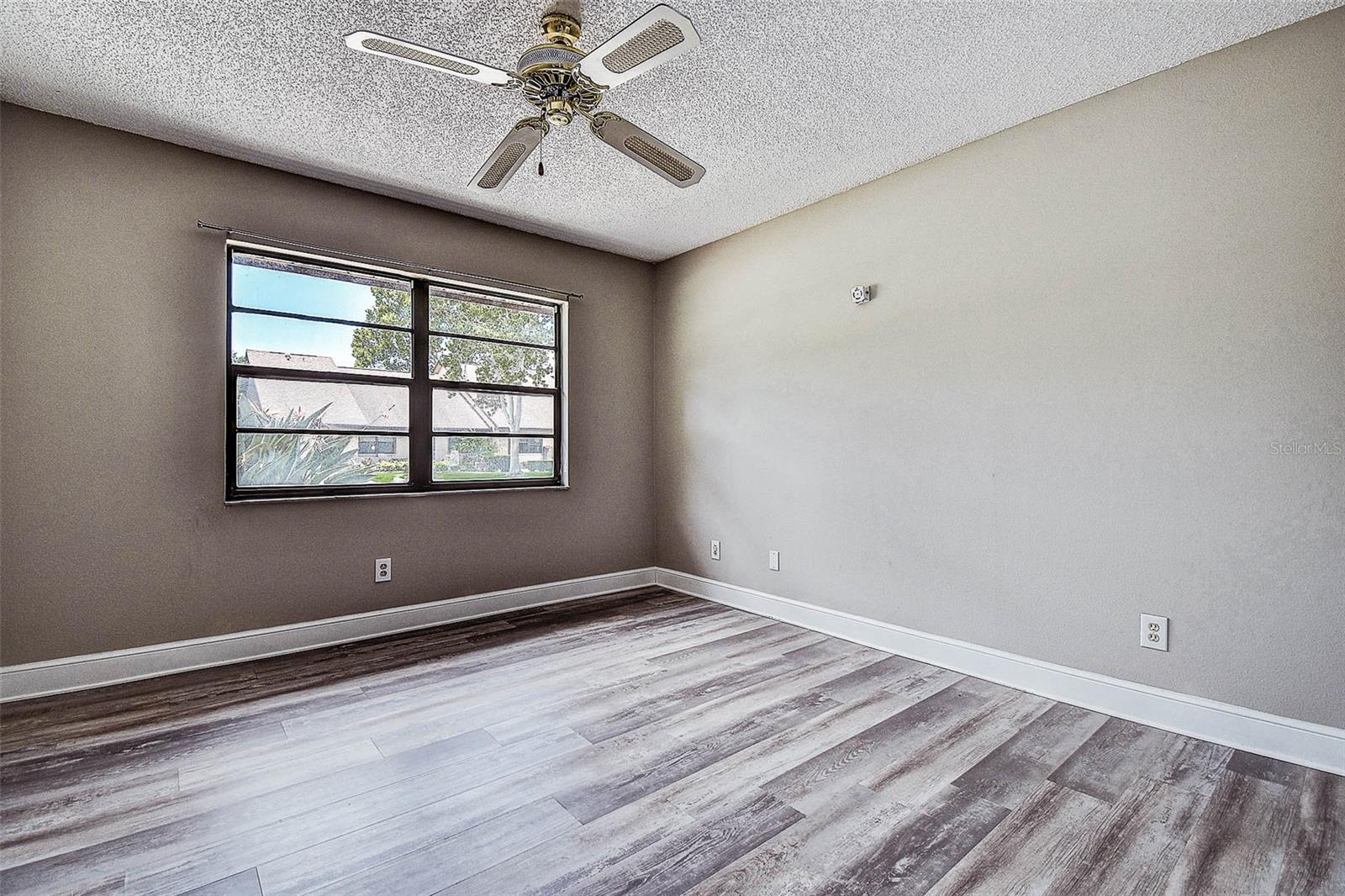 Image 29 of 38 For 9915 Lake Seminole Drive W