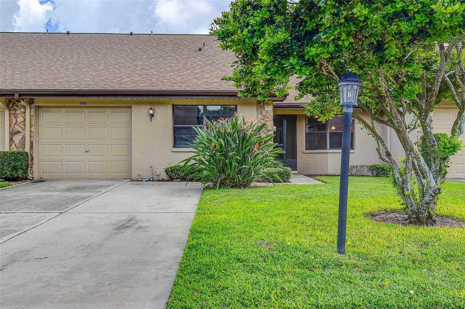 Image 9 of 38 For 9915 Lake Seminole Drive W