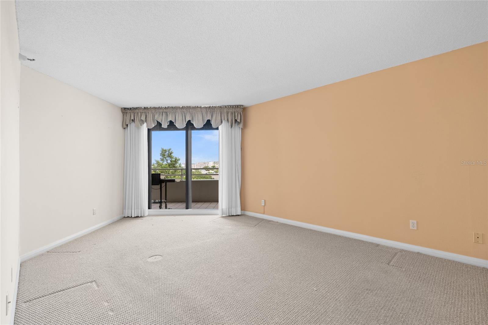 Image 14 of 36 For 5950 Pelican Bay Plaza S 605