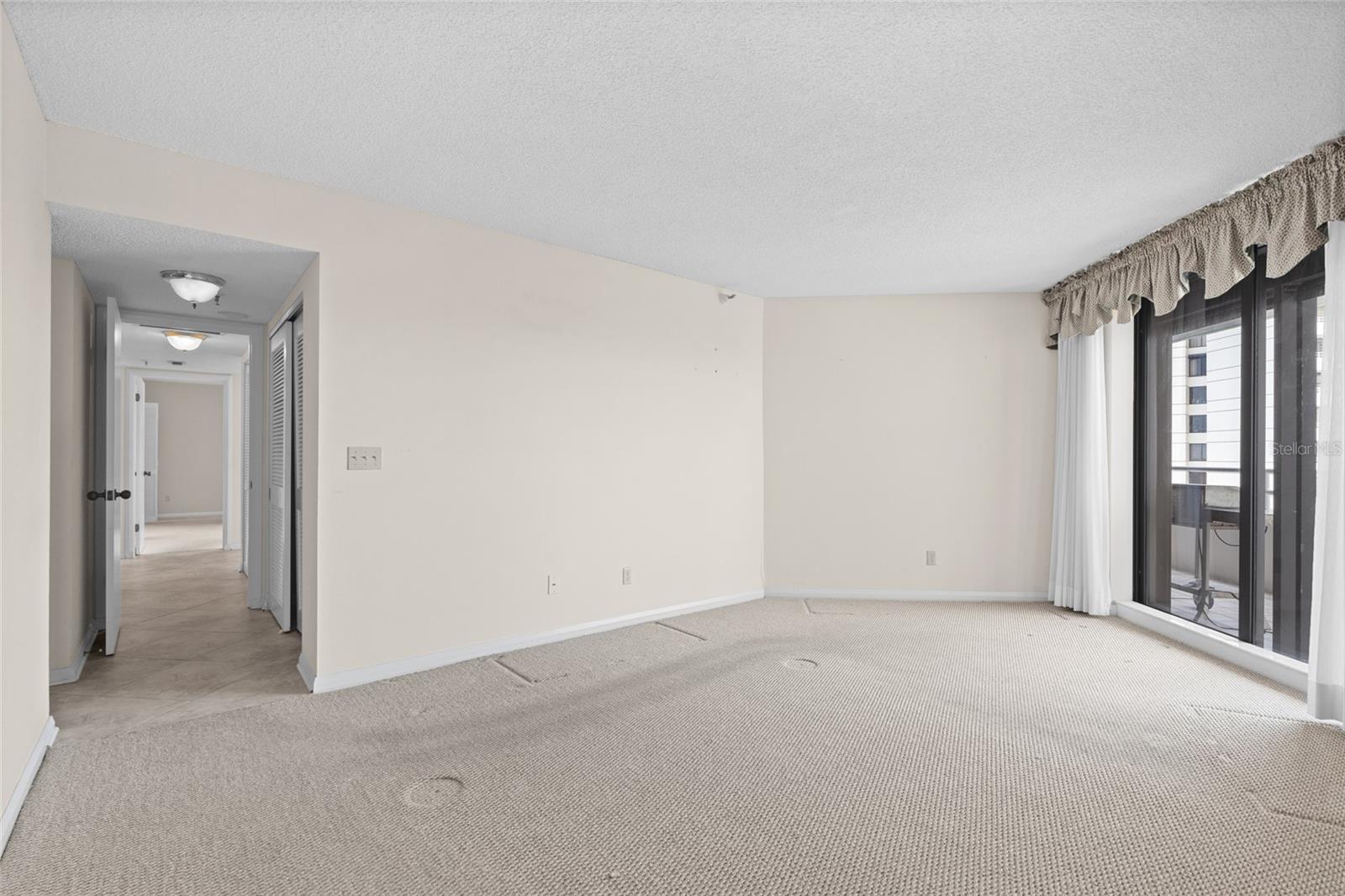 Image 15 of 36 For 5950 Pelican Bay Plaza S 605