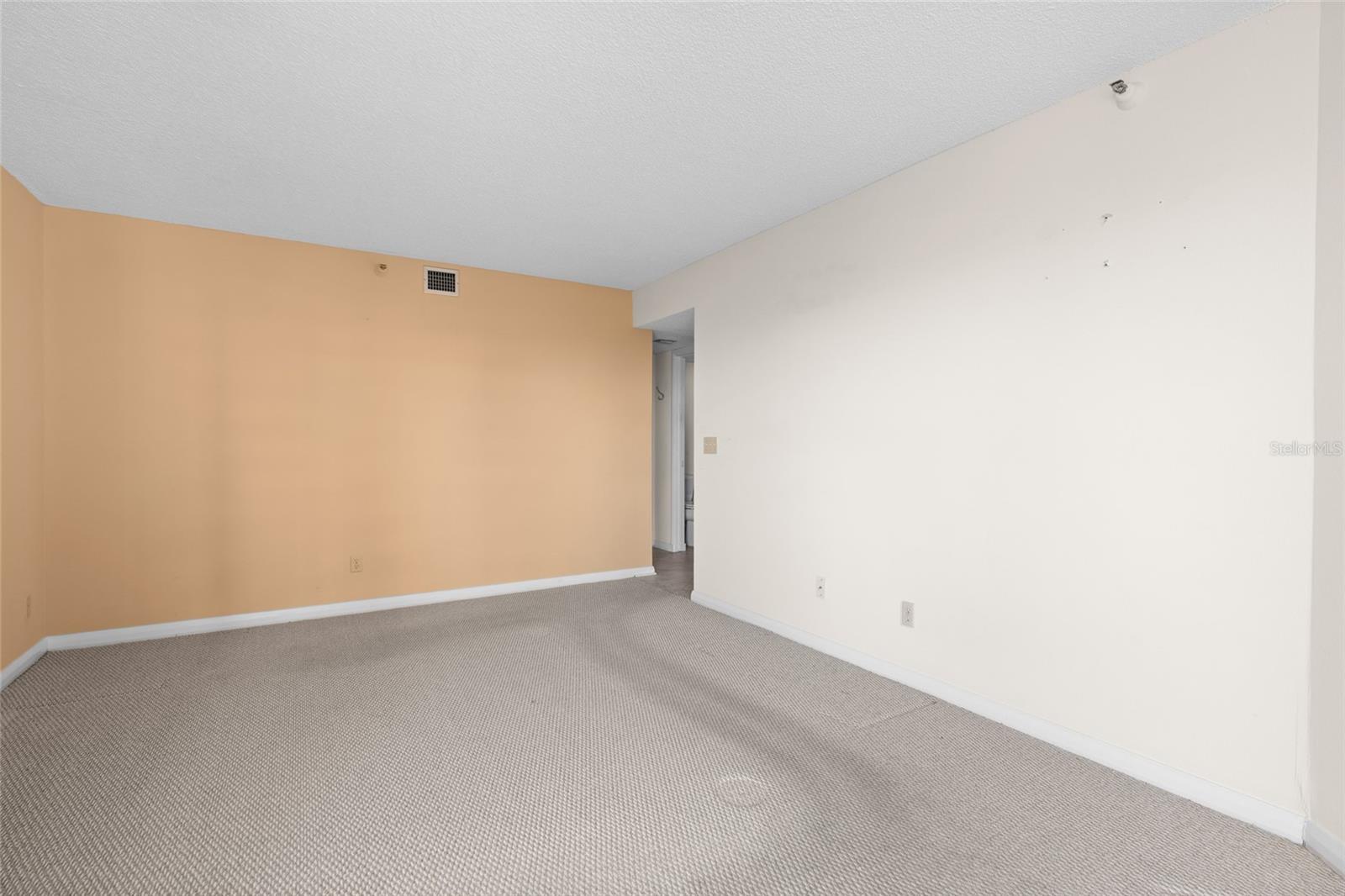 Image 16 of 36 For 5950 Pelican Bay Plaza S 605