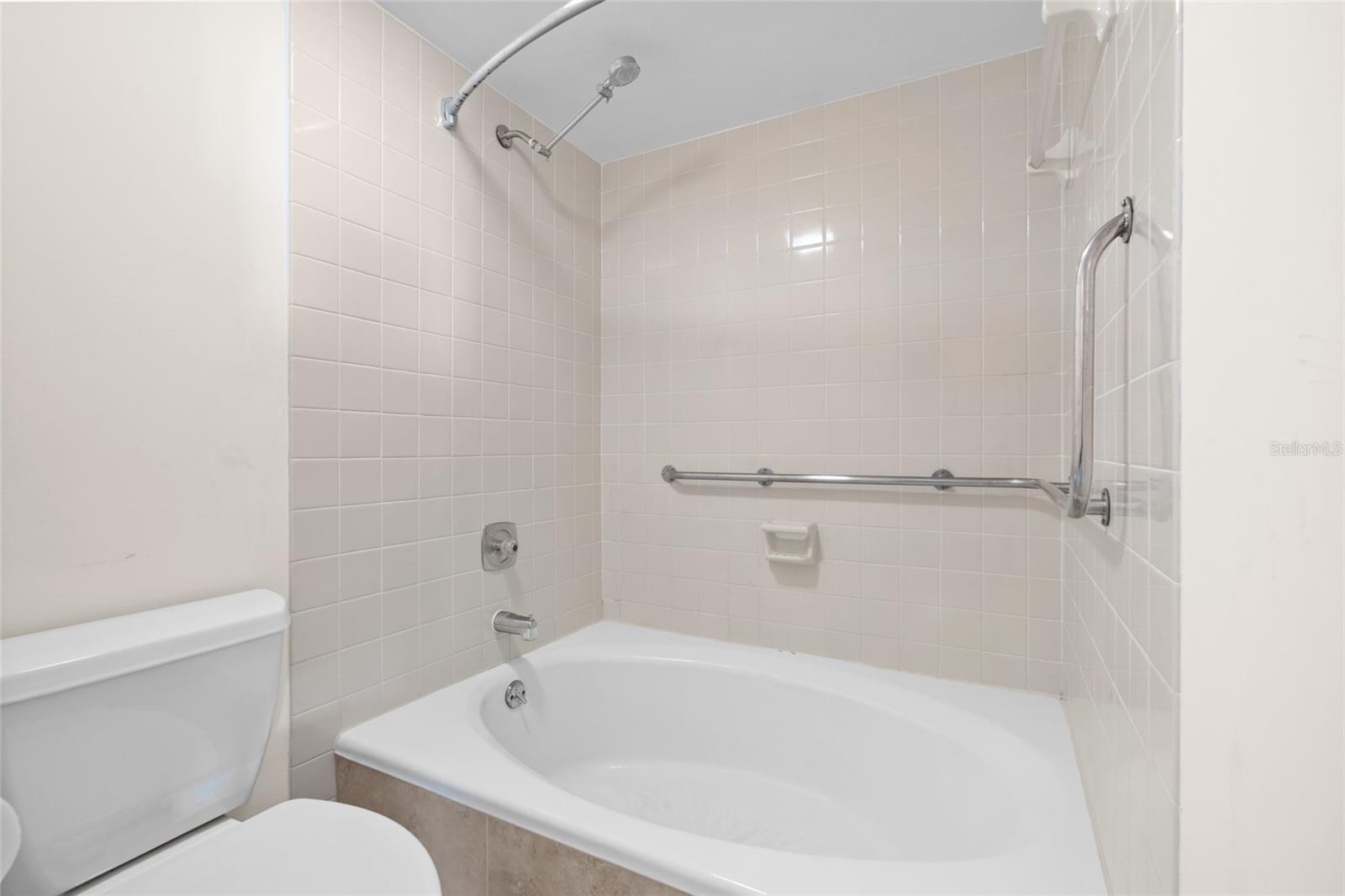 Image 20 of 36 For 5950 Pelican Bay Plaza S 605