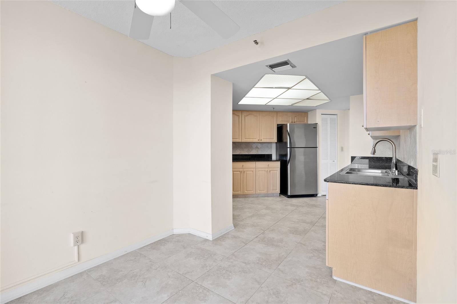 Image 5 of 36 For 5950 Pelican Bay Plaza S 605