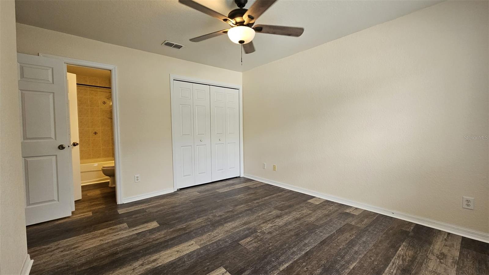 Image 18 of 28 For 6290 Oak Park Boulevard